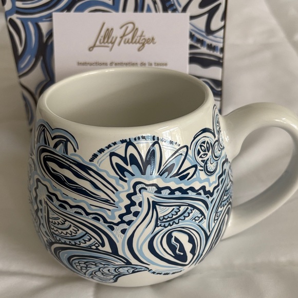 Lilly Pulitzer‎ Floral Blue and White Mug new inbox 4” - Picture 3 of 7